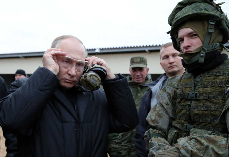 Ο Πούτιν επιθεώρησε κέντρο εκπαίδευσης για επίστρατους