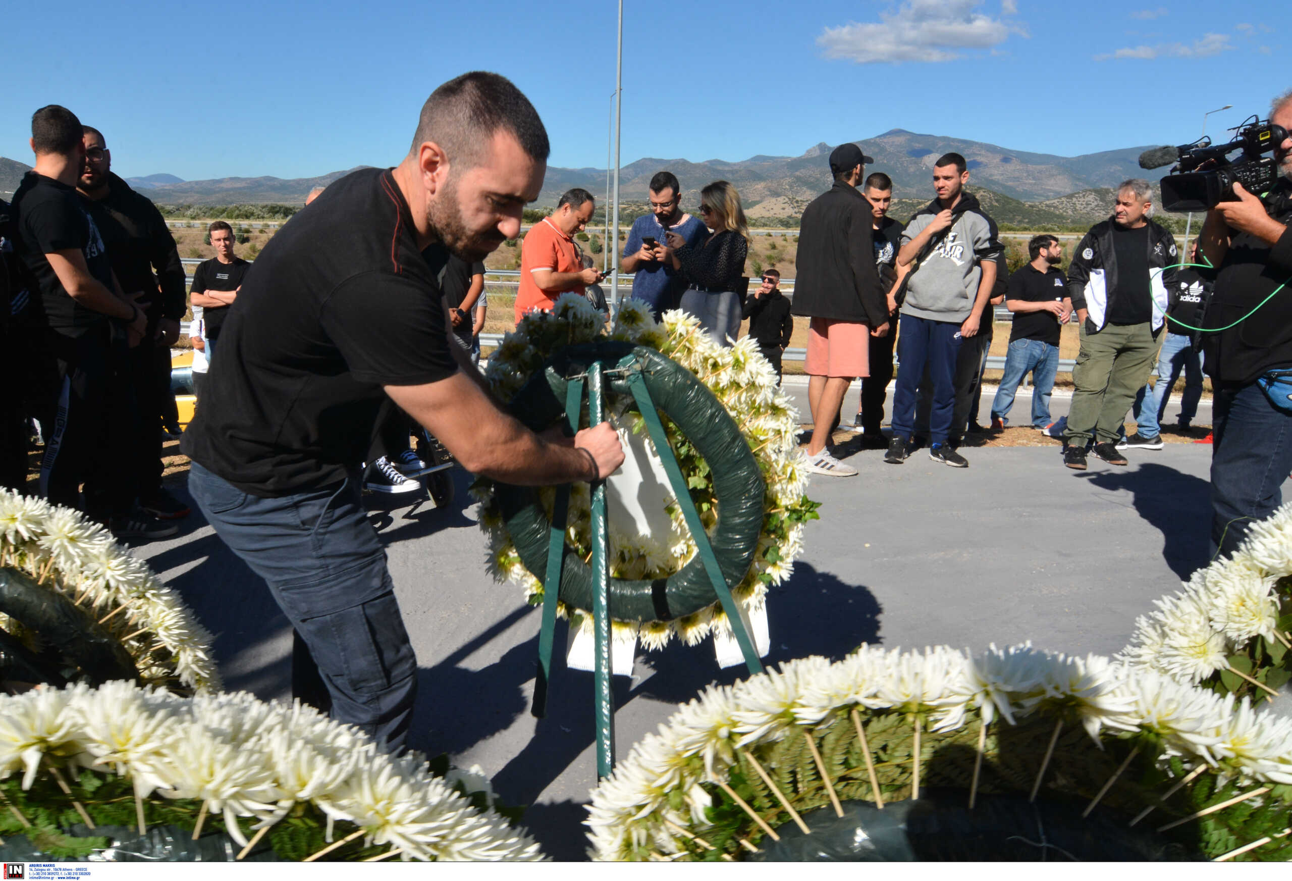ΠΑΟΚ: Σε κλίμα συγκίνησης τελέστηκε το μνημόσυνο των αδικοχαμένων οπαδών στα Τέμπη