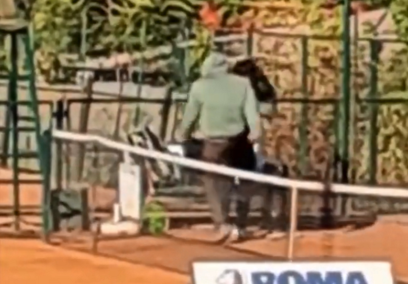 Προπονητής τένις ξυλοκόπησε άγρια την 14χρονη κόρη του στην προπόνηση