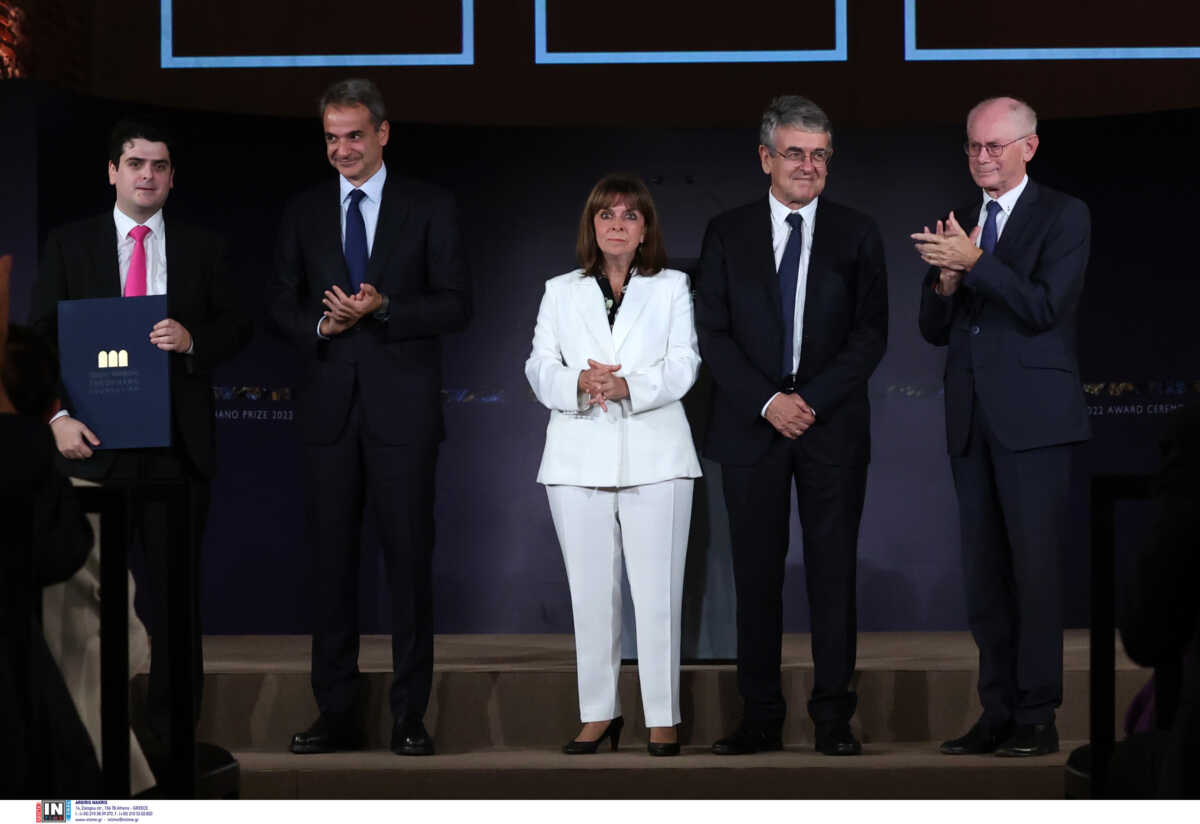 Ο Κυριάκος Μητσοτάκης στην τελετή απονομής του βραβείου «Αυτοκράτειρα Θεοφανώ» στη Θεσσαλονίκη