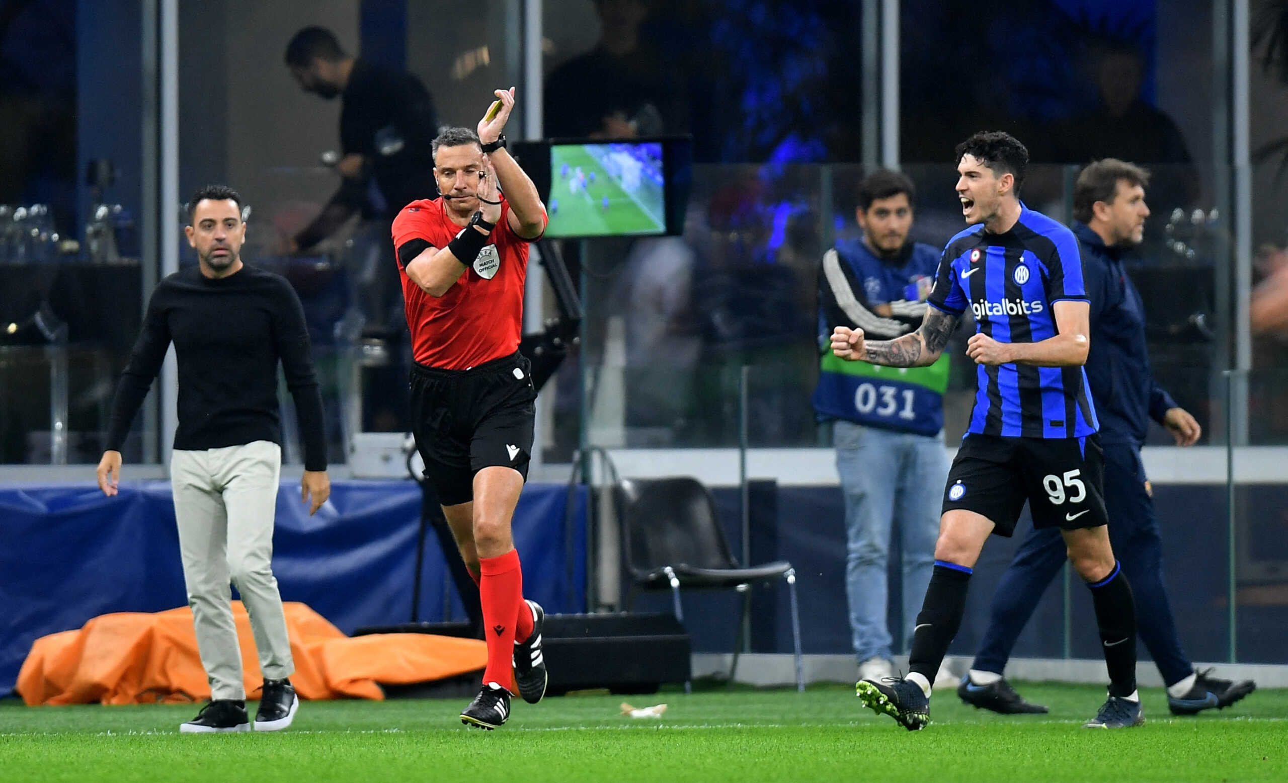 Soccer Football - Champions League - Group C - Inter Milan v FC Barcelona - San Siro, Milan, Italy - October 4, 2022  FC Barcelona coach Xavi reacts after referee Slavko Vincic disallows their first goal after going to the VAR monitor REUTERS
