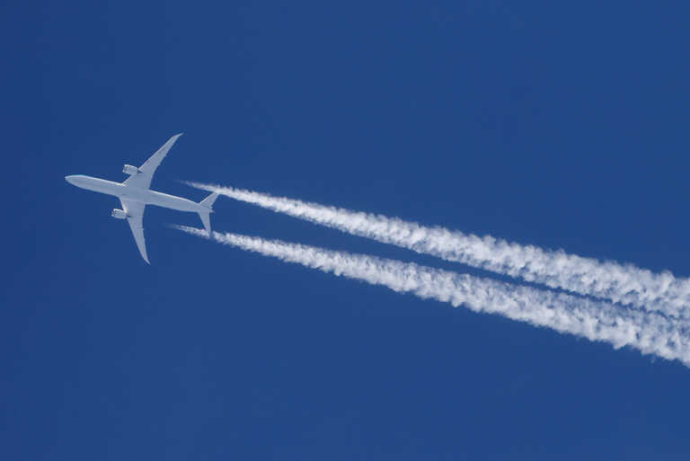 Greenpeace: Καλεί να απαγορευθούν οι πτήσεις με ιδιωτικά τζετ – Προκαλούν επιβλαβή αέρια σαν 40.000 οχήματα