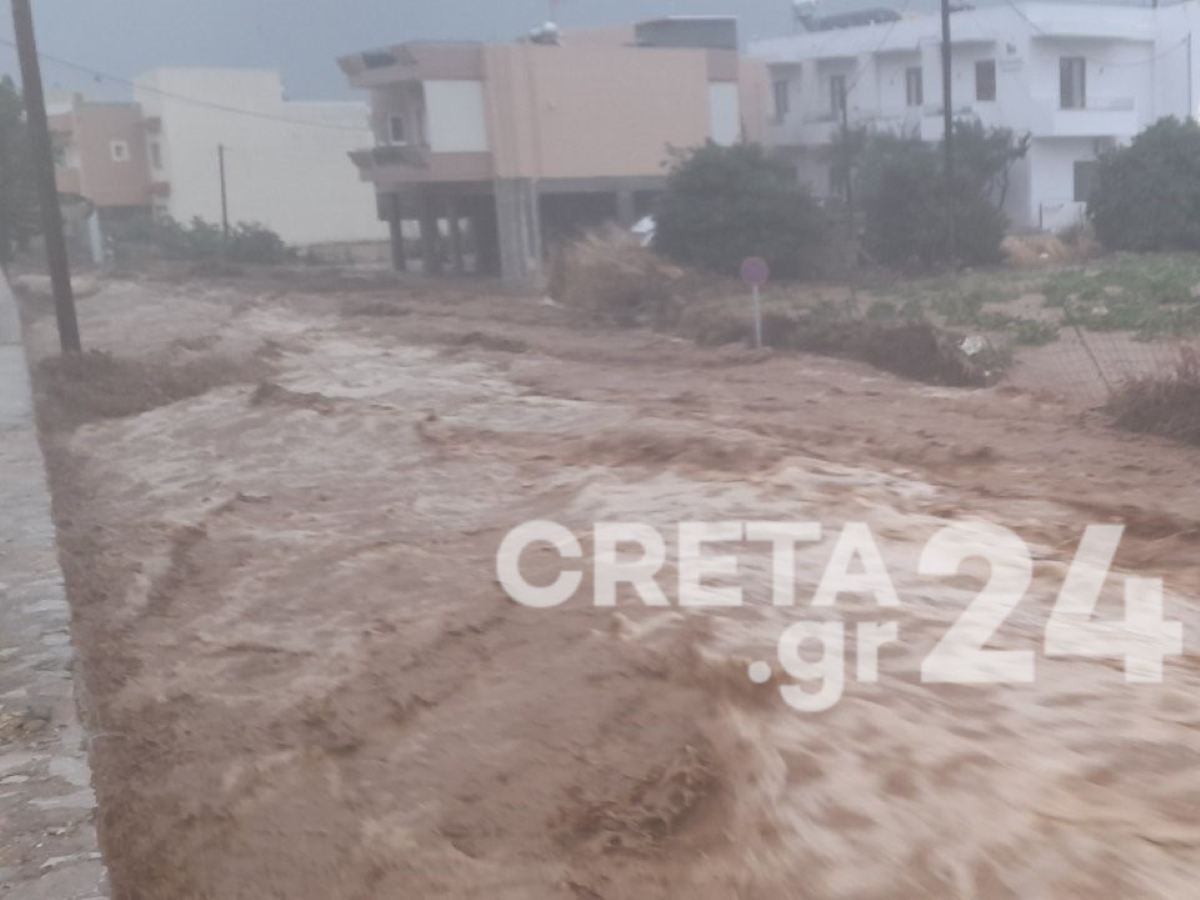 Καιρός – Κρήτη: Προβλήματα σε όλο το νησί – Αναποδογύρισε αυτοκίνητο, υδροστρόβιλος στο Ηράκλειο
