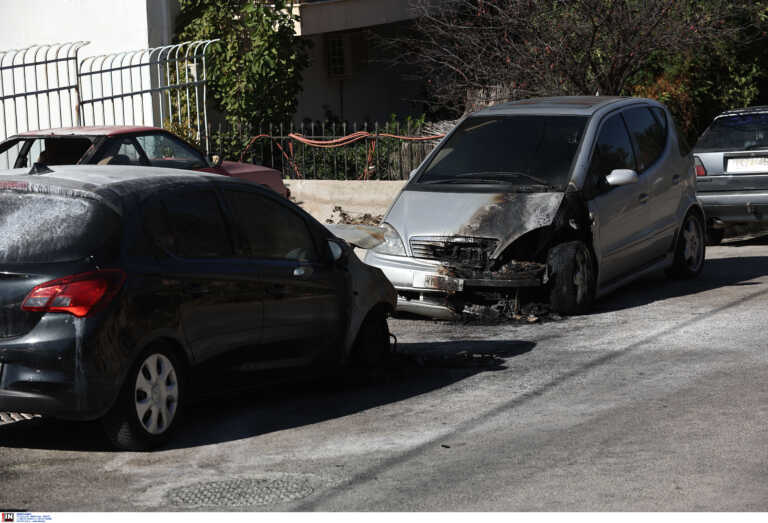 Νέα εμπρηστική επίθεση σε αυτοκίνητα στην Αργυρούπολη – Η τρίτη σε 48 ώρες