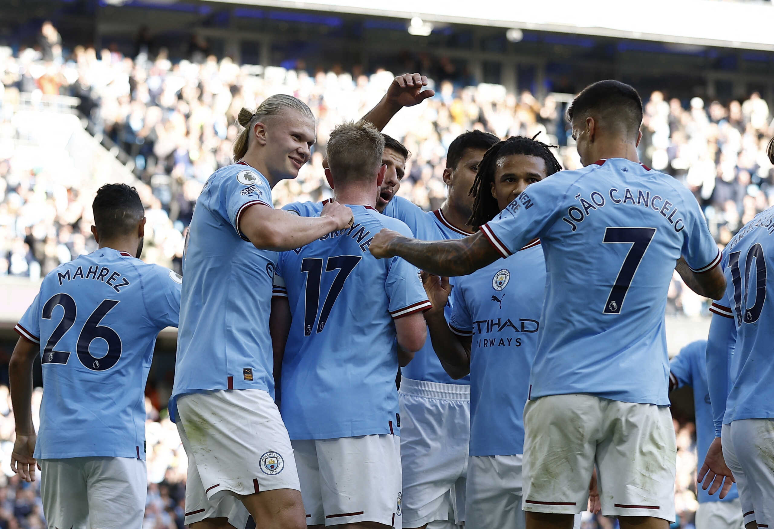 Soccer Football - Premier League - Manchester City v Southampton - Etihad Stadium, Manchester, Britain - October 8, 2022  Manchester City's Erling Braut Haaland celebrates scoring their fourth goal with teammates Action Images via Reuters