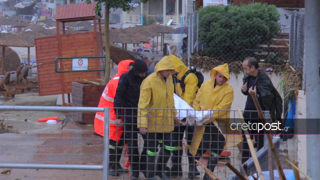 Καιρός – Ηράκλειο: Υπήρχε συνοδηγός στο αυτοκίνητο του 50χρονου που παρασύρθηκε στην Αγία Πελαγία