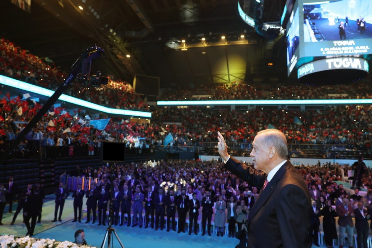 Ερντογάν: Προεκλογική ομιλία με Γαλιλαίο και Μέσι στο Ίδρυμα Νεολαίας της Τουρκίας