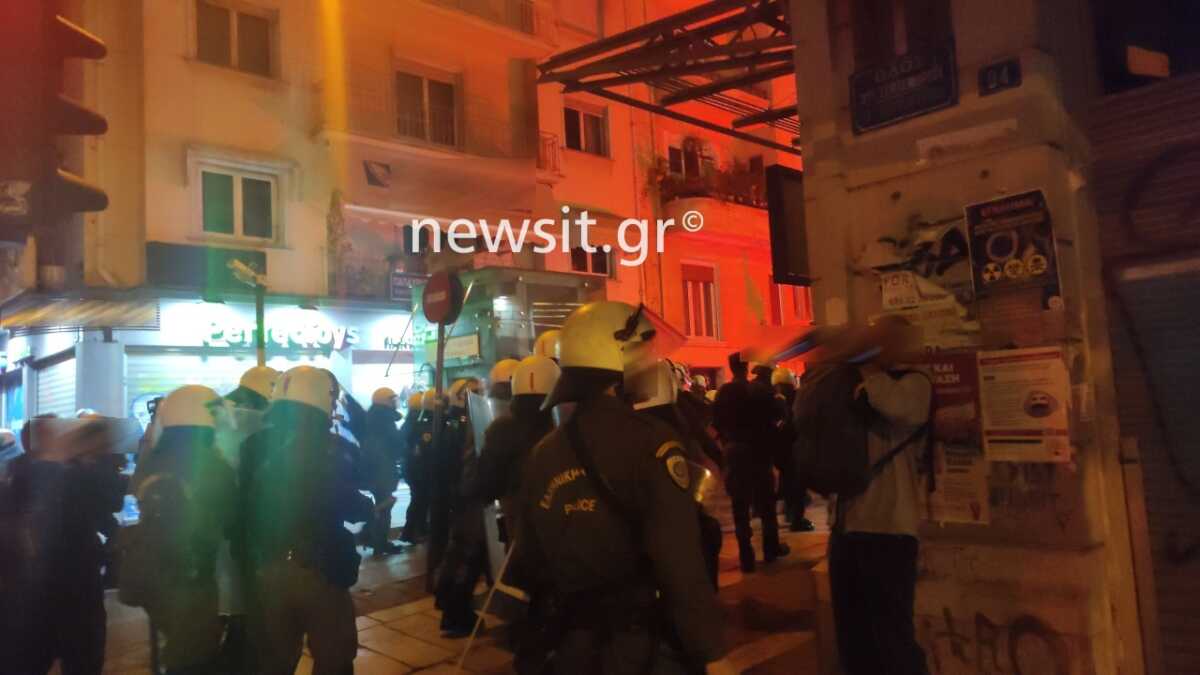 Ένταση στο κέντρο της Αθήνας μετά την πορεία για το βιασμό στο ΑΤ Ομόνοιας