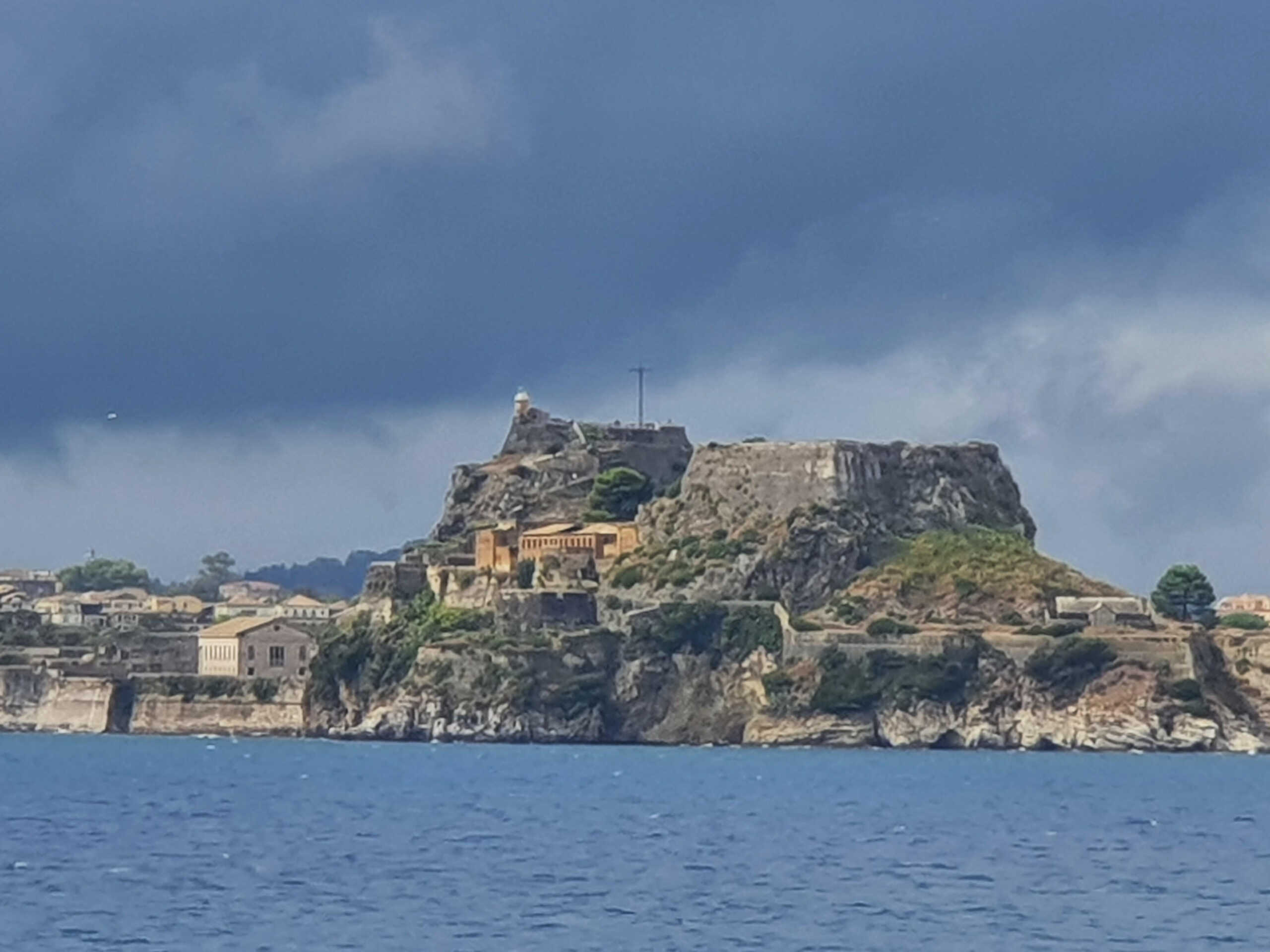 Κέρκυρα: Αυλαία στο θρίλερ με τις δύο γυναίκες που ήταν νεκρές σε διαμέρισμα για μήνες