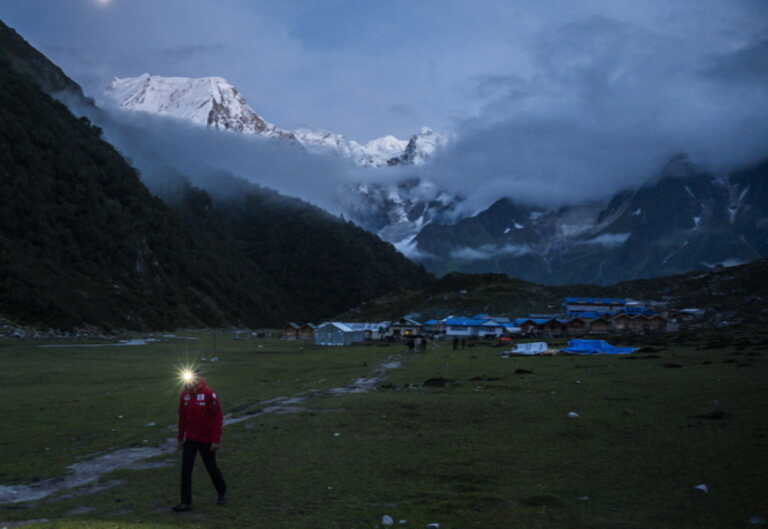 Τουλάχιστον 19 νεκροί και 10 αγνοούμενοι από τη χιονοστιβάδα στα Ιμαλάια