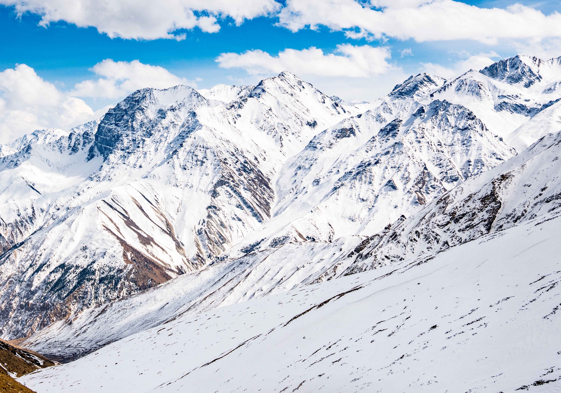 In 2018 Ultrarunner Ryan Sandes ran 1,406 kilometres across 24 days in The Himalayas with Ryno Griesel. The longest he had ever run facing challenges along the way and realising it’s important to cherish success and enjoying the journey.