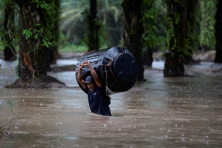 Στον Ειρηνικό Ωκεανό η τροπική καταιγίδα Τζούλια – Τρεις νεκροί στην Ονδούρα