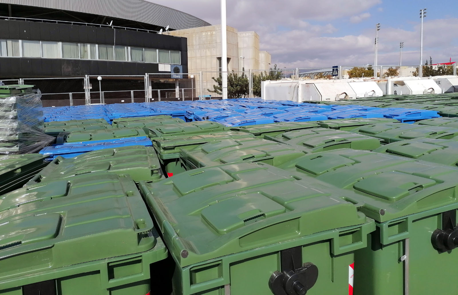 Μαρούσι: Ο δήμος παρέλαβε 800 νέους κάδους απορριμμάτων και ανακύκλωσης