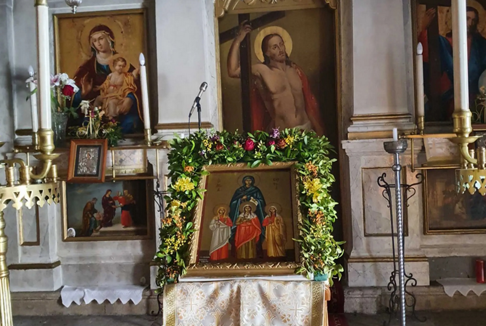 Κέρκυρα: Εικόνες από την εκκλησία που φτιάχτηκε από ξύλο και μάρμαρο και αποτελεί ένα μοναδικό κομψοτέχνημα