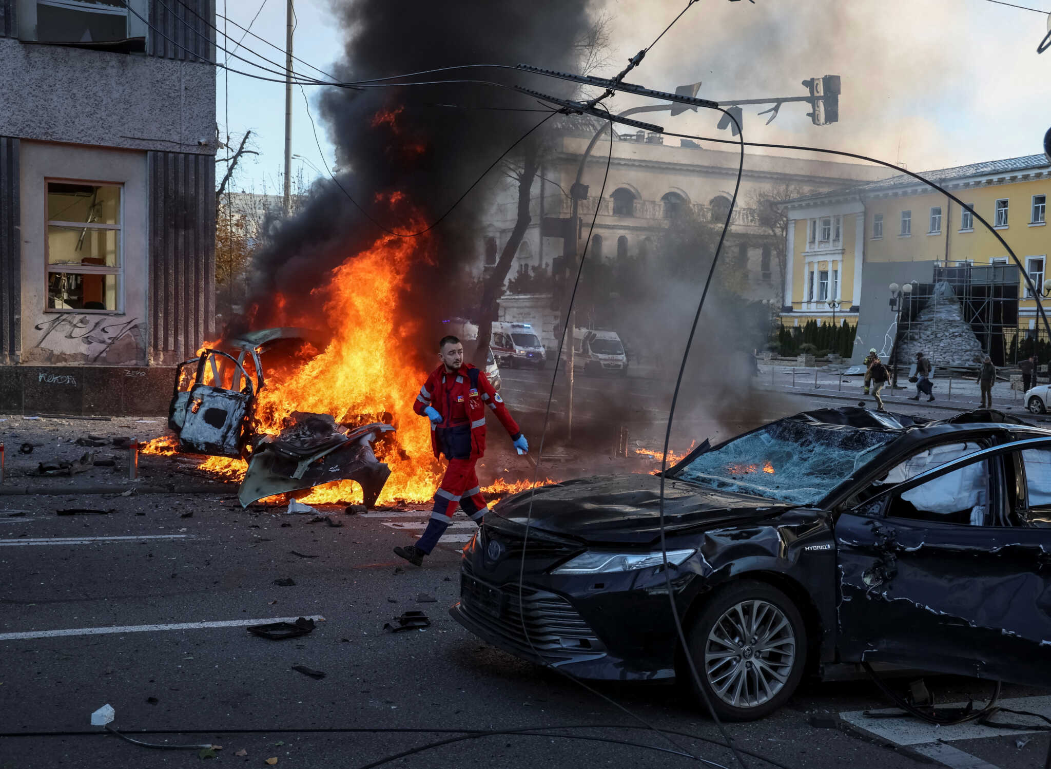 Взрывы 10 часов. Пожары и взрывы. Взрывы в Киеве.