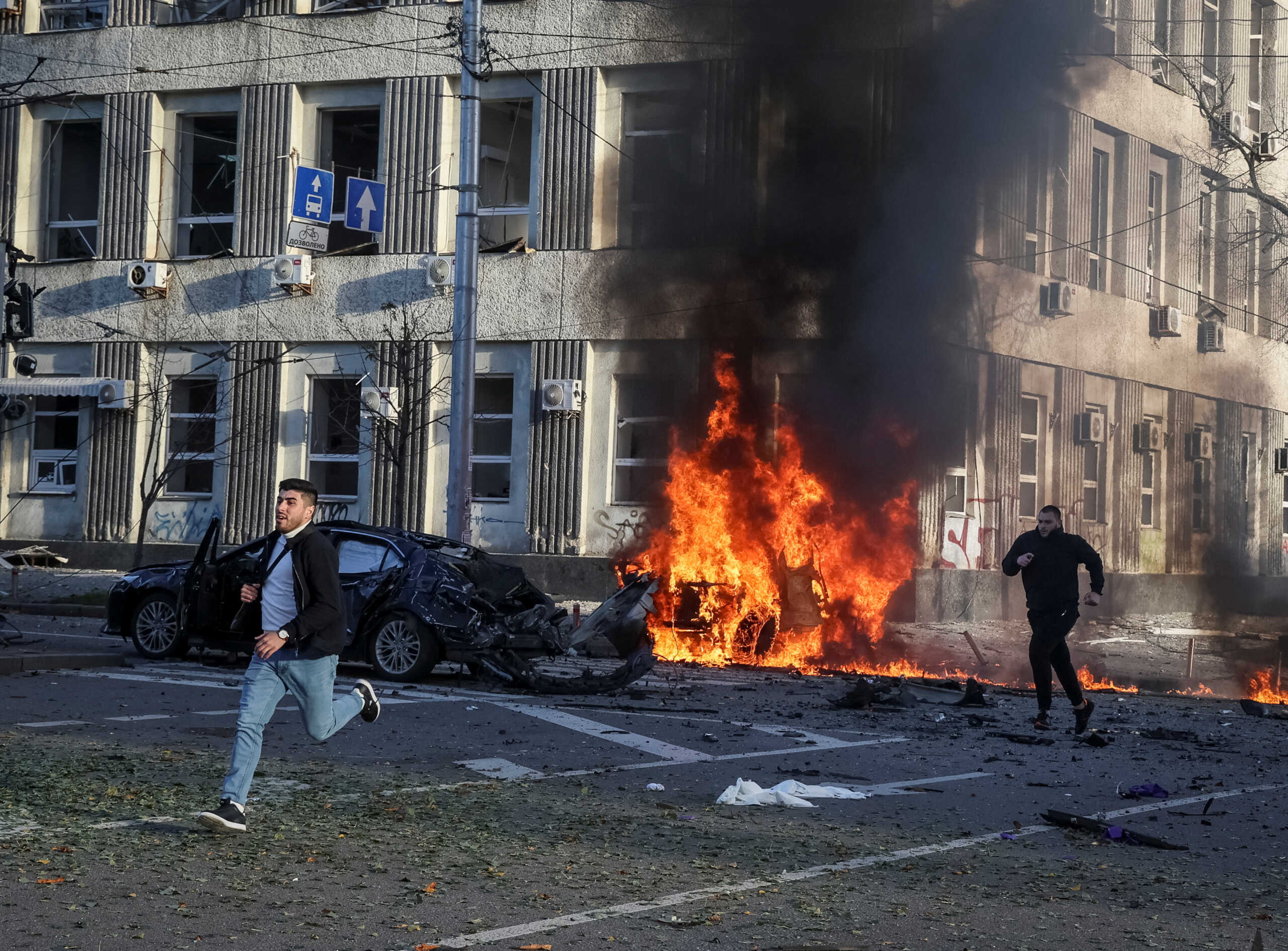 Πόλεμος στην Ουκρανία: Πολλές εκρήξεις στο κέντρο του Κιέβου