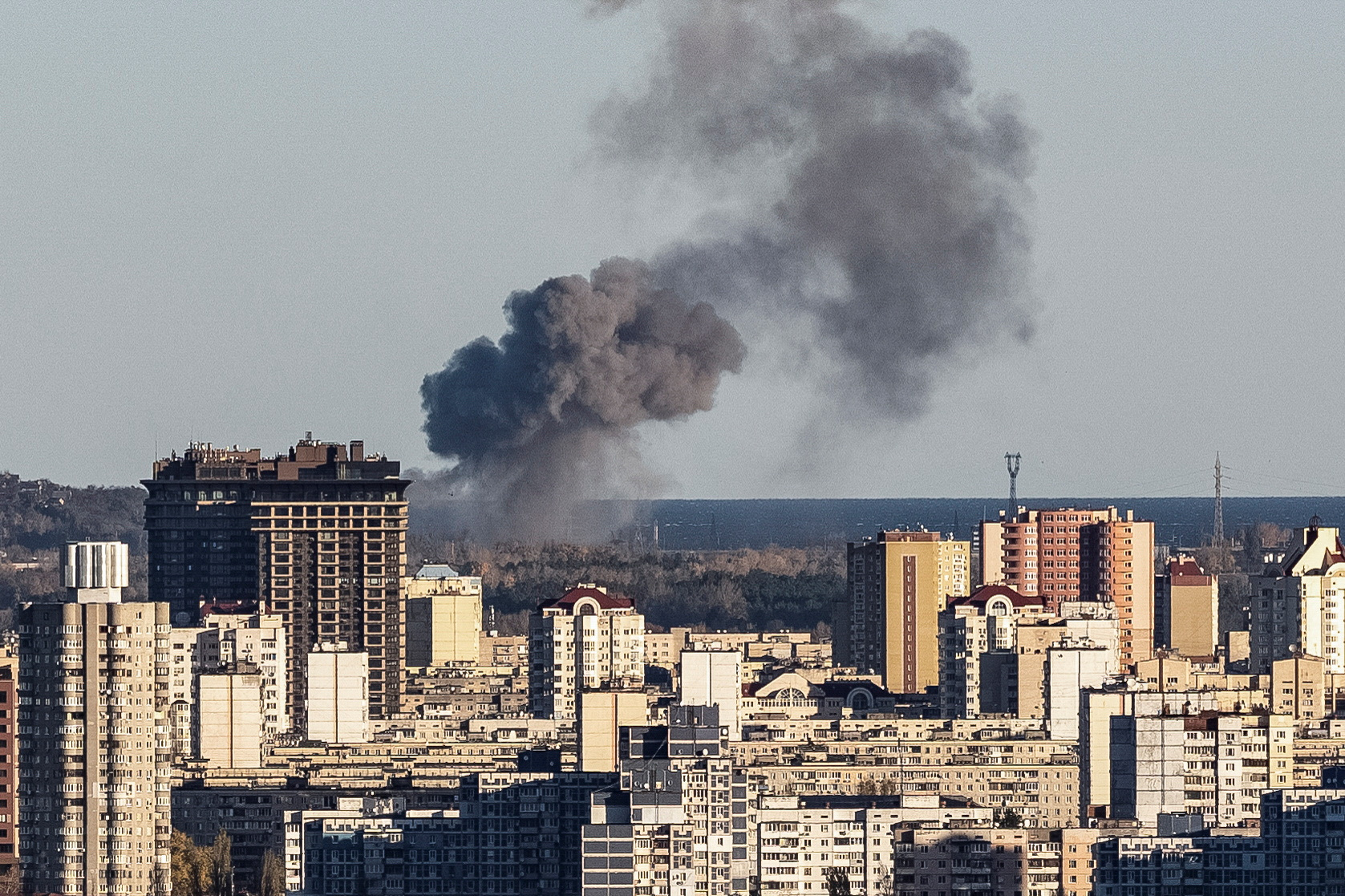 Πόλεμος στην Ουκρανία: Εκρήξεις στο Κίεβο – Τουλάχιστον 5 τραυματίες από πλήγματα της Ρωσίας