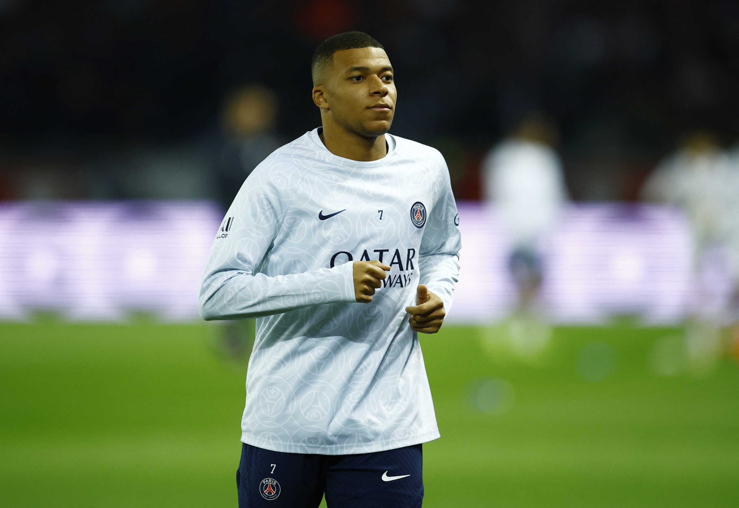 Soccer Football - Ligue 1 - Paris St Germain v Olympique de Marseille - Parc des Princes, Paris, France - October 16, 2022 Paris St Germain's Kylian Mbappe during the warm up before the match REUTERS