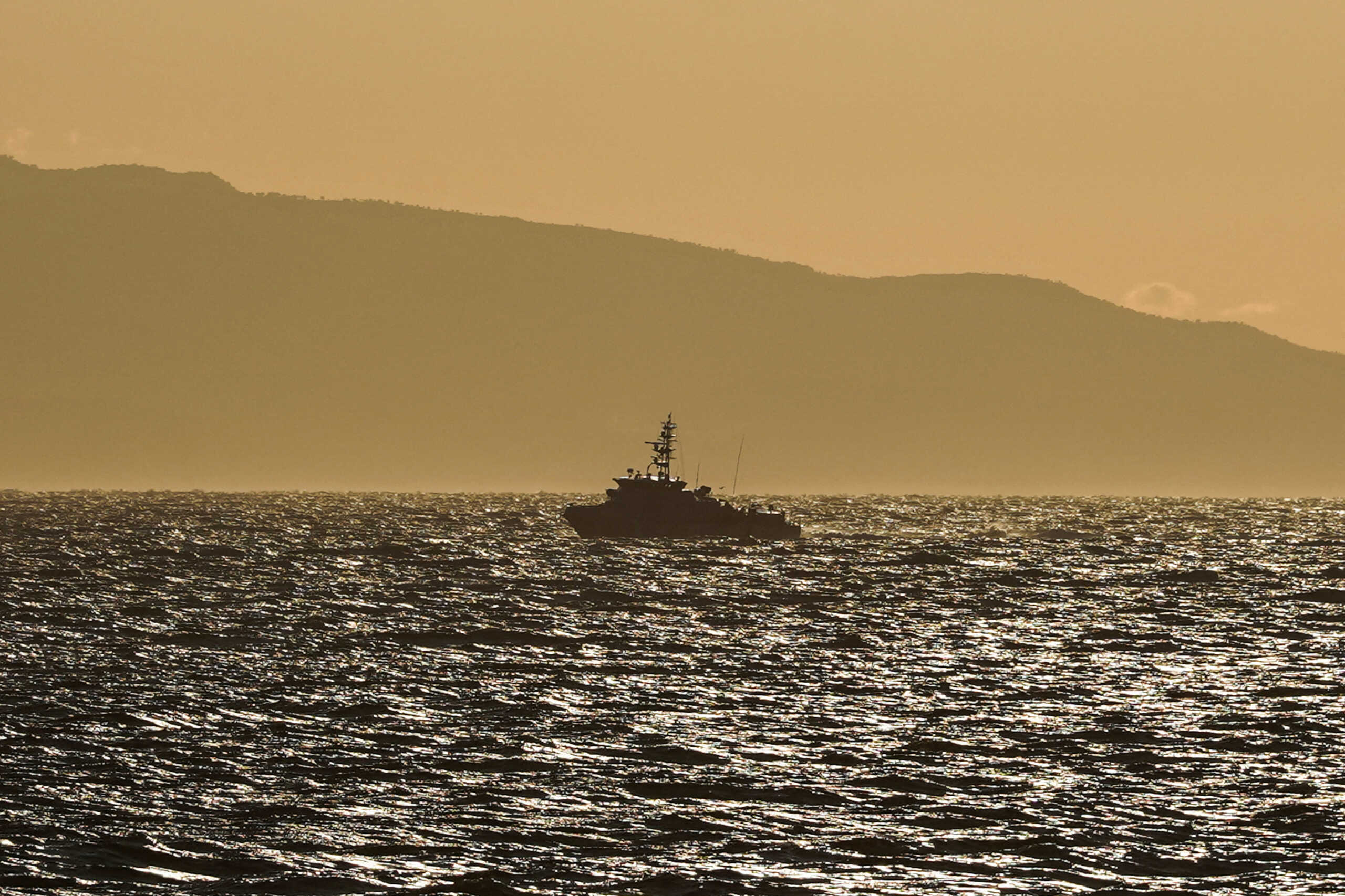 Λέσβος: Τουρκικά αλιευτικά συνόδευσαν τη βάρκα με τους μετανάστες στα ελληνικά χωρικά ύδατα