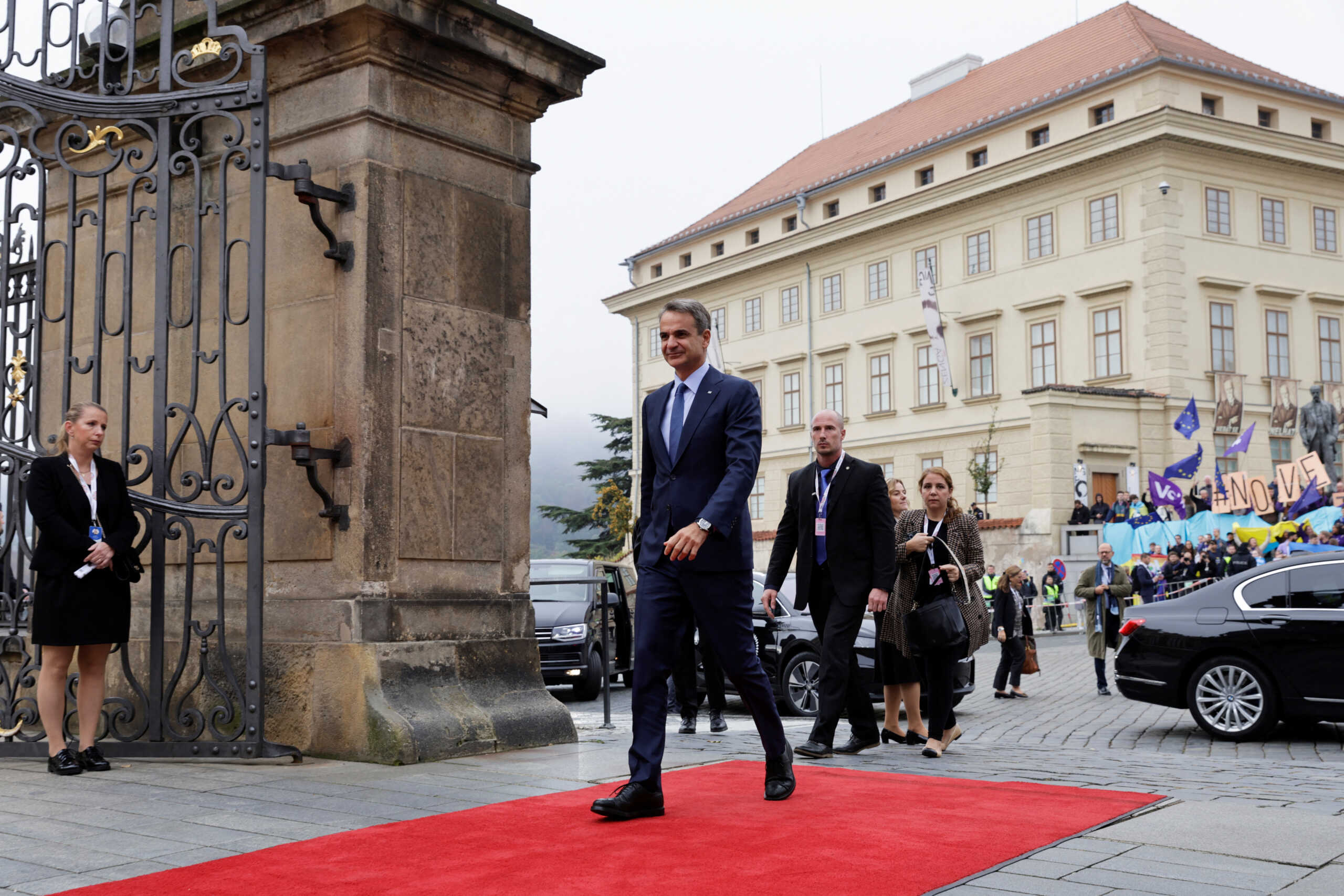 Greek Prime Minister Kyriakos Mitsotakis attends the Informal EU 27 Summit and Meeting within the European Political Community at Prague Castle, in Prague, Czech Republic, October 7, 2022. REUTERS
