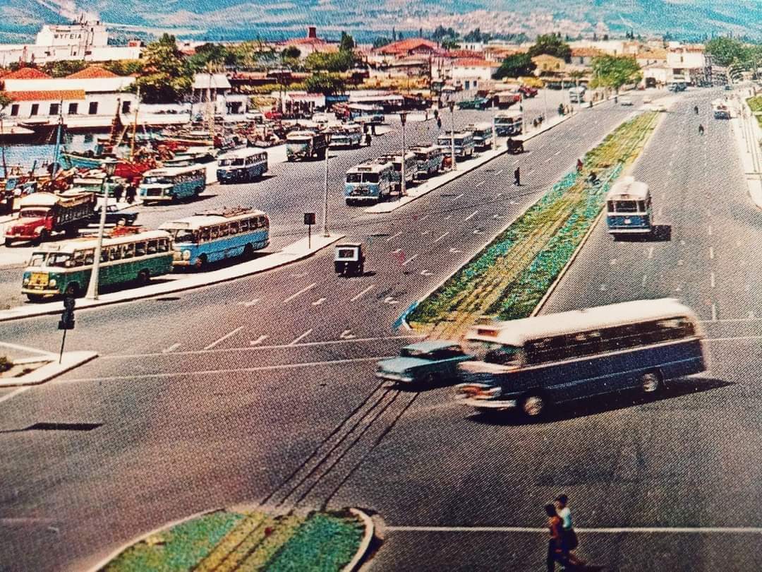 Βόλος: Οι εικόνες που γυρίζουν πίσω το χρόνο – Μέσα σε λεωφορείο κάπου στα τέλη της δεκαετίες του 1950