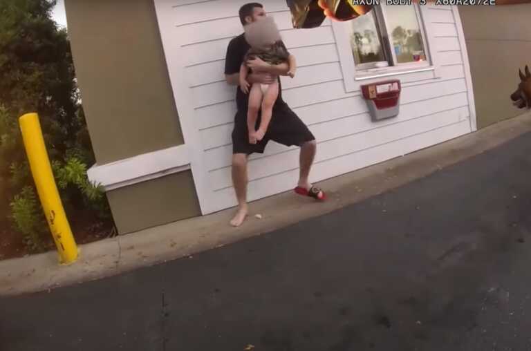 Φλόριντα: Πατέρας έβαλε σαν... ασπίδα το ενός έτους παιδί του για να μην συλληφθεί!