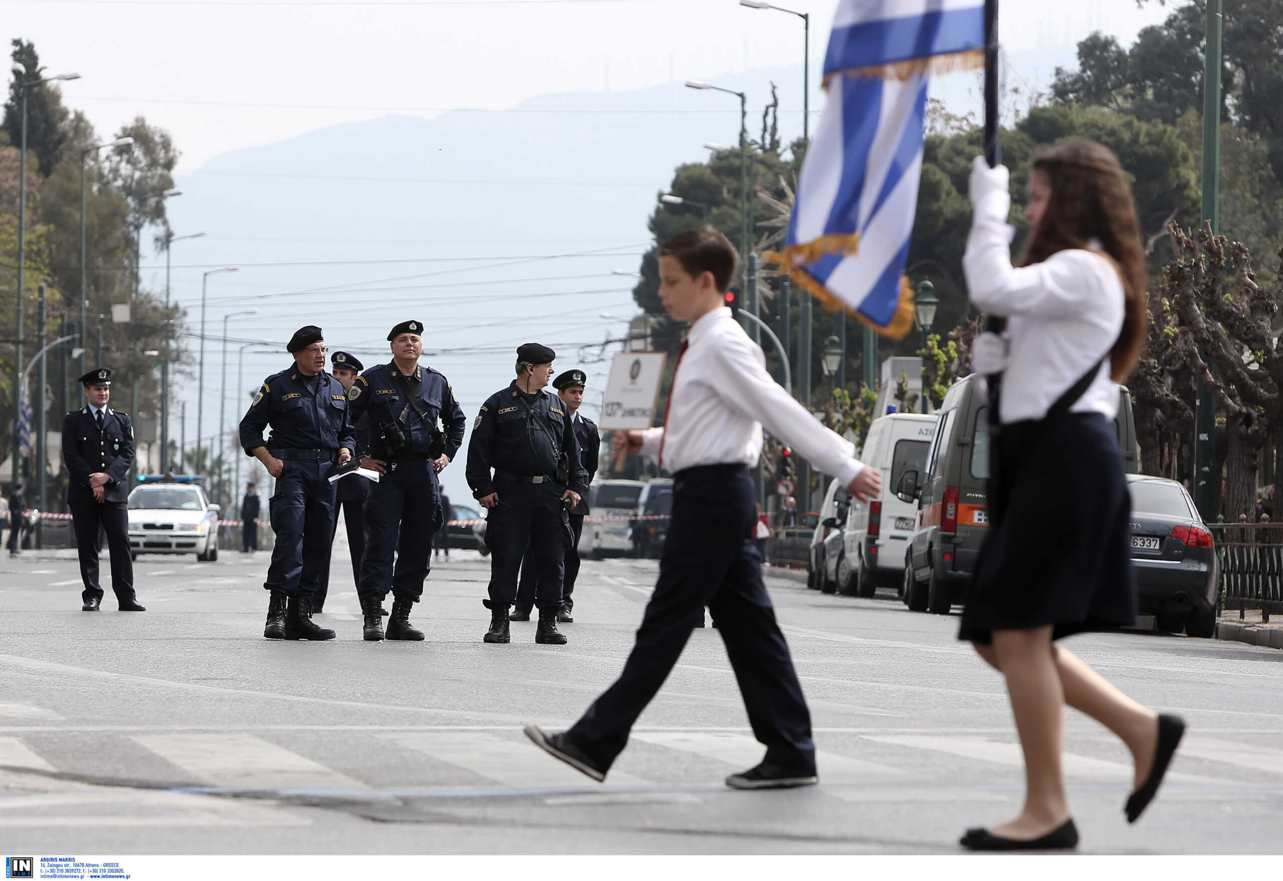 Καιρός – 28η Οκτωβρίου: Παρέλαση με ηλιοφάνεια – Πότε υποχωρεί η θερμοκρασία