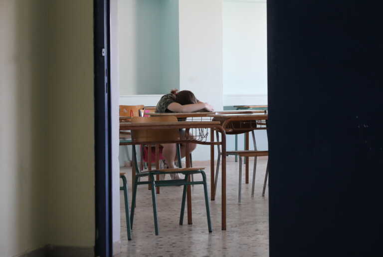 Άγριο bullying σε μαθήτρια γυμνασίου στη Θεσσαλονίκη - Την ξυλοκόπησαν και ανέβασαν βίντεο στο TikTok