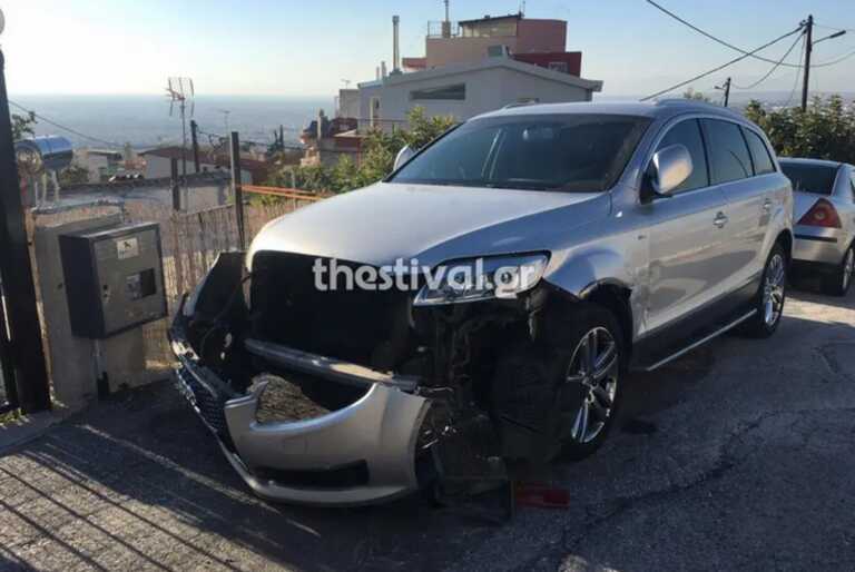 Θεσσαλονίκη: Όρμησαν σε οδηγό φορτηγού που προκάλεσε τροχαίο με ζημιές σε παρκαρισμένα αυτοκίνητα