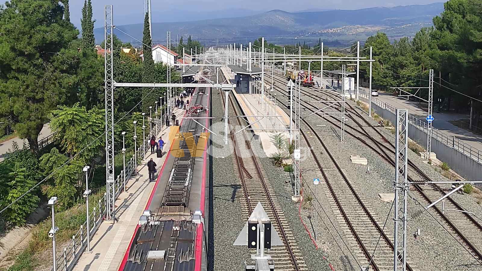 Πως έγινε ο εκτροχιασμός τρένου στην Τιθορέα – Συνωστισμός και εκνευρισμός στο Λιανοκλάδι