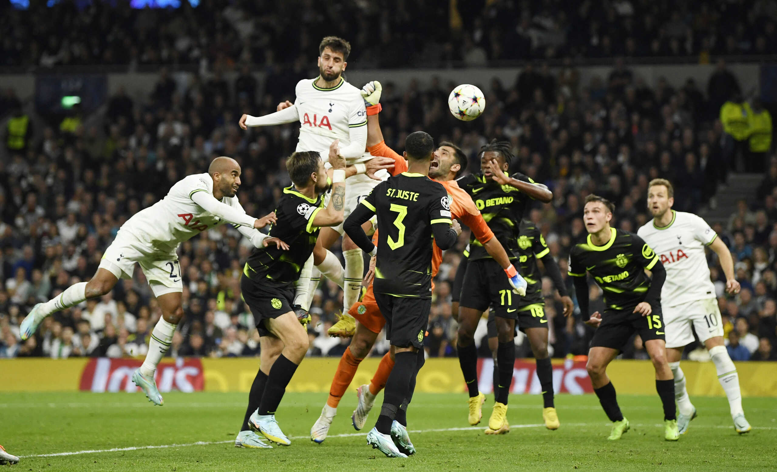 Soccer Football - Champions League - Group D - Tottenham Hotspur v Sporting CP - Tottenham Hotspur Stadium, London, Britain - October 26, 2022 Tottenham Hotspur's Rodrigo Bentancur scores their first goal REUTERS