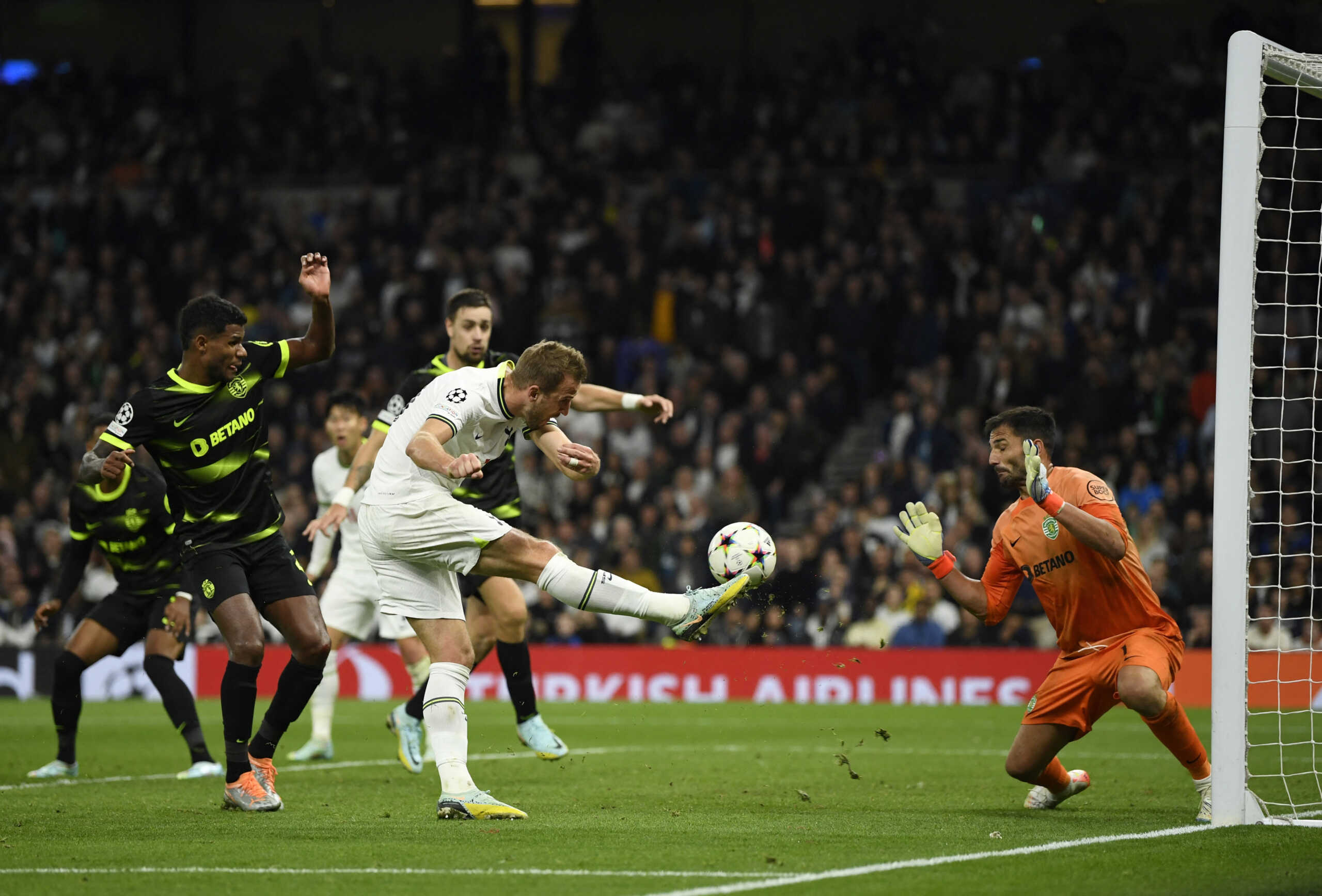 Soccer Football - Champions League - Group D - Tottenham Hotspur v Sporting CP - Tottenham Hotspur Stadium, London, Britain - October 26, 2022 Tottenham Hotspur's Harry Kane scores their second goal REUTERS