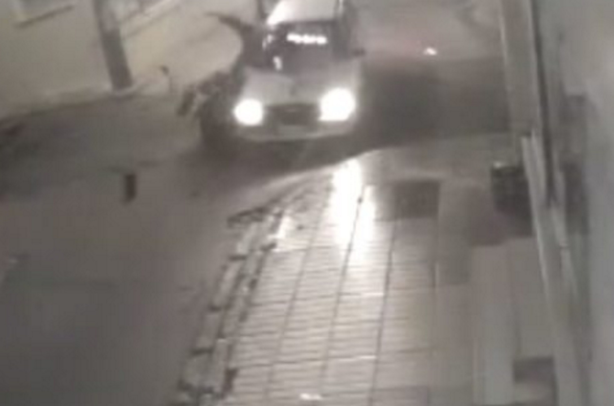 Χανιά: Τροχαίο με ντελιβερά στην κάμερα – Η παραβίαση του stop έφερε τη σύγκρουση με αυτοκίνητο