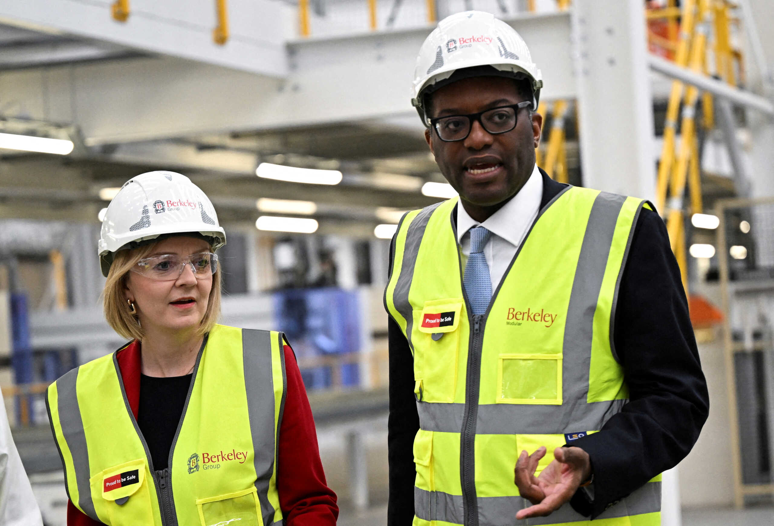 FILE PHOTO: British Prime Minister Liz Truss and Chancellor of the Exchequer Kwasi Kwarteng visit Berkeley Modular, in Northfleet, Kent, Britain, September 23, 2022. REUTERS