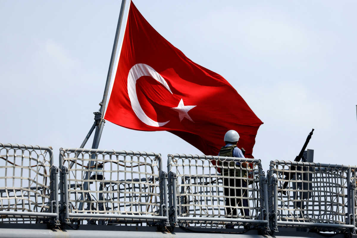 Τουρκία: Μαζικές συλλήψεις πολιτικών, δικηγόρων και δημοσιογράφων για «τρομοκρατία»