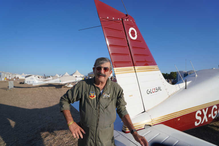 «Κάθε μέρα θυμάμαι τον πόλεμο στο Βιετνάμ» – O Έλληνας πιλότος Περικλής Βέργαδος περιγράφει όσα έζησε