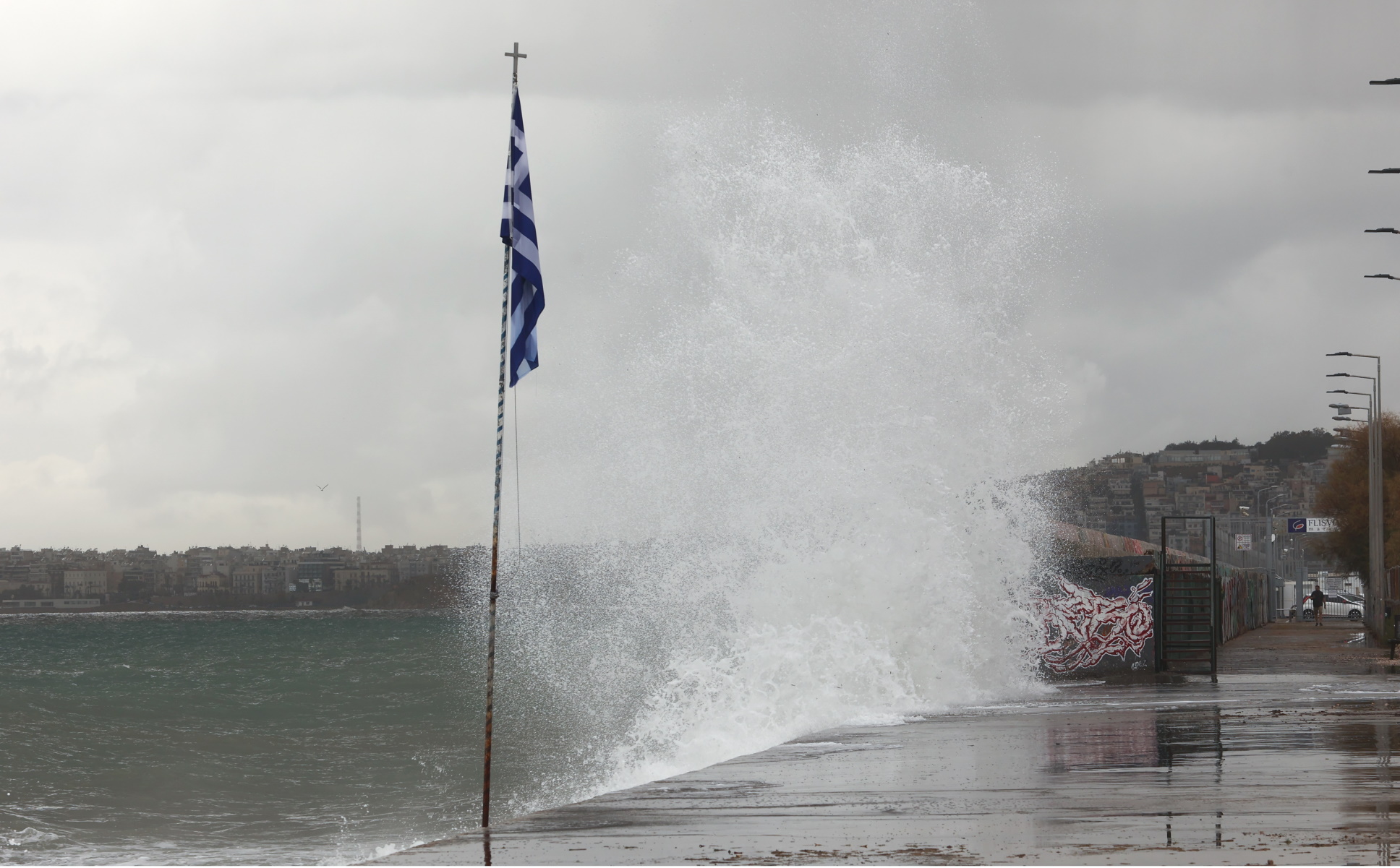 Καιρός σήμερα: Ισχυρές καταιγίδες σε Δωδεκάνησα, Κρήτη, βροχή στην Αττική – Αναλυτική πρόγνωση