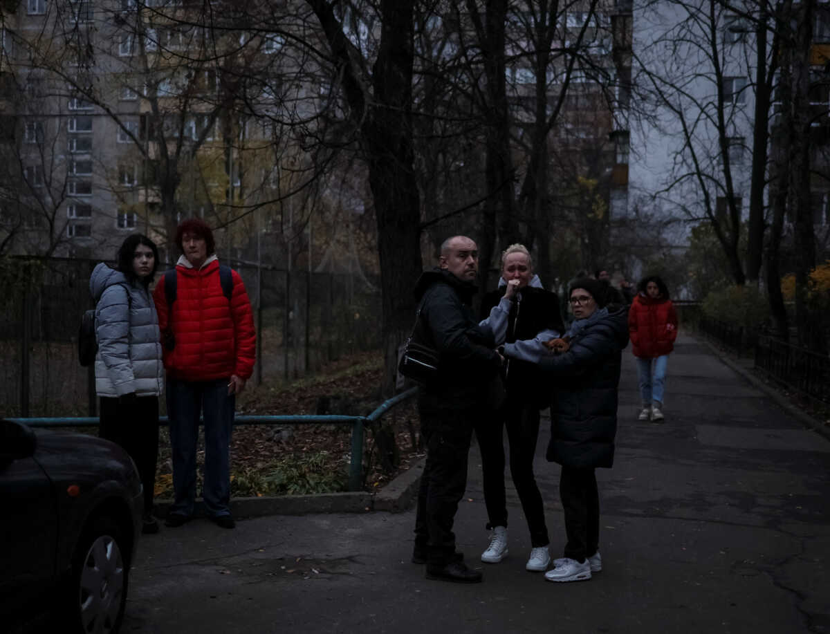 Ουκρανία: Στο σκοτάδι το μισό Κίεβο μετά την επίθεση με ρωσικούς πυραύλους