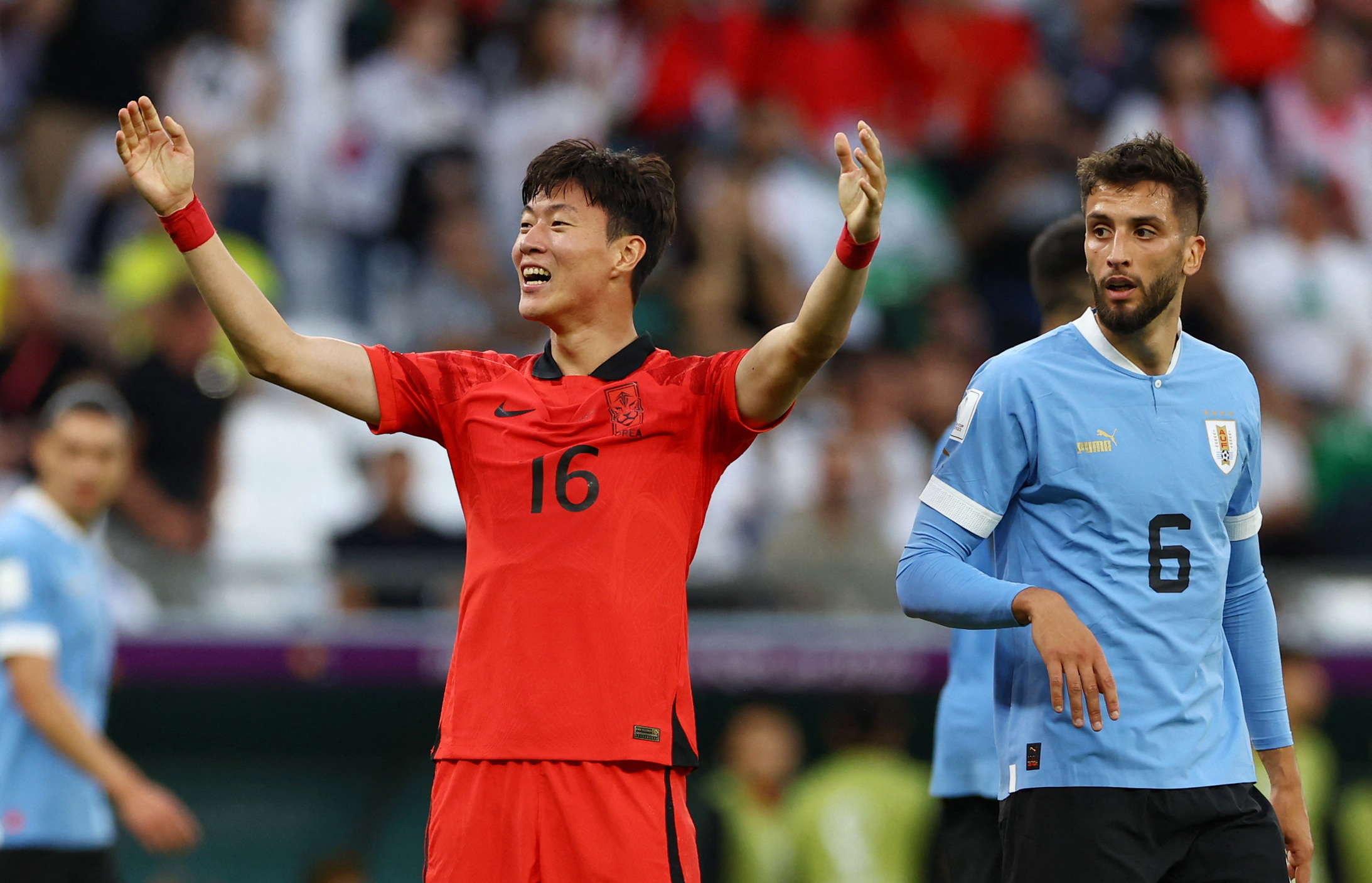 Soccer Football - FIFA World Cup Qatar 2022 - Group H - Uruguay v South Korea - Education City Stadium, Al Rayyan, Qatar - November 24, 2022  South Korea's Hwang Ui-jo reacts after a missed chance to score REUTERS
