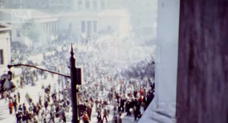 Έγχρωμο φιλμ απαθανάτισε την εξέγερση της 17ης Νοέμβρη 1973 - «Με κομμένη την ανάσα βλέπαμε το τανκ στο Πολυτεχνείο»