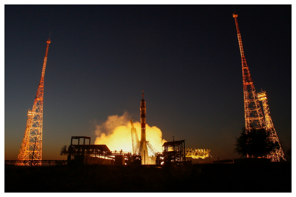 Η Ρωσία εκτόξευσε πύραυλο που μεταφέρει στρατιωτικό δορυφόρο