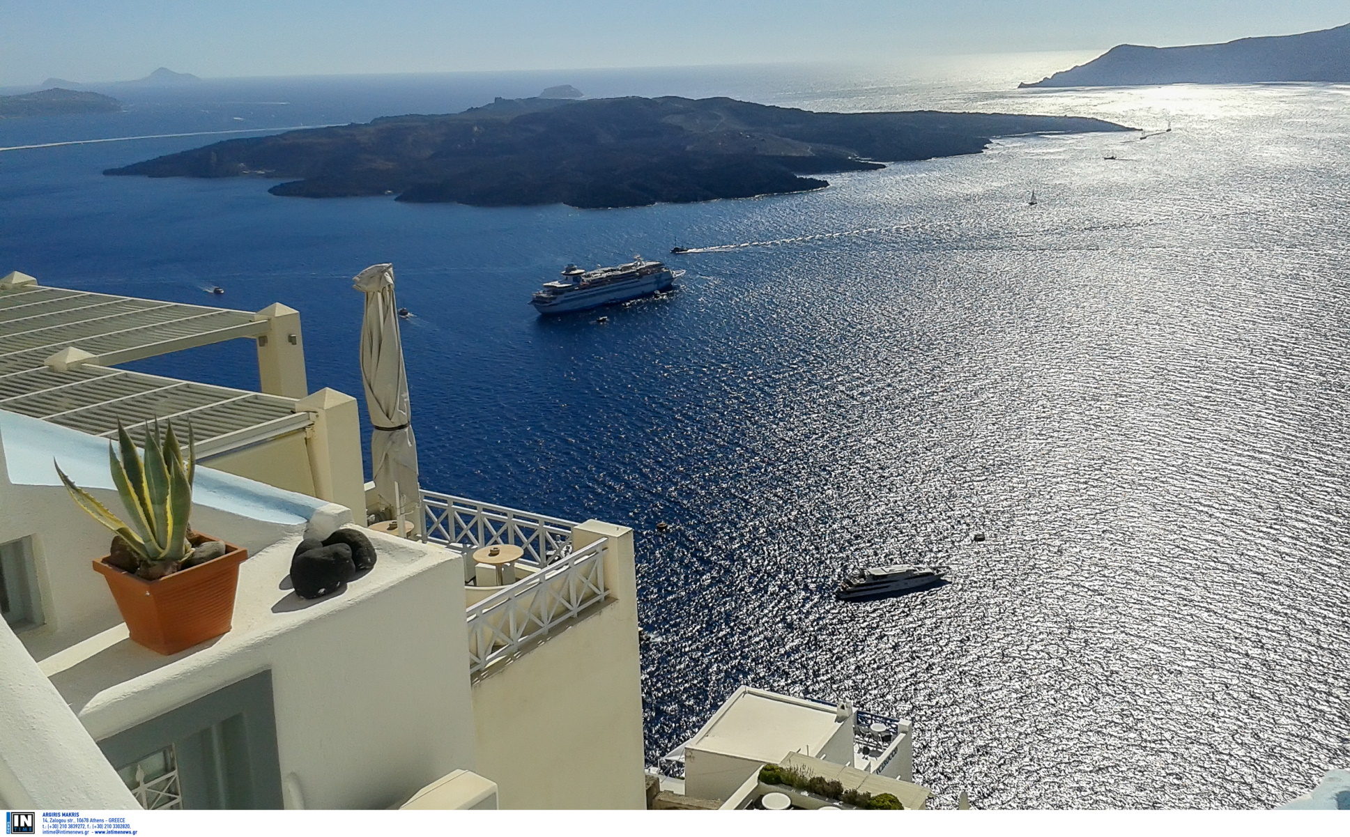 Σαντορίνη: Έκαναν επάγγελμα τις κλοπές πορτοφολιών – Βούτηξαν 24 από τουρίστες σε λίγες μέρες