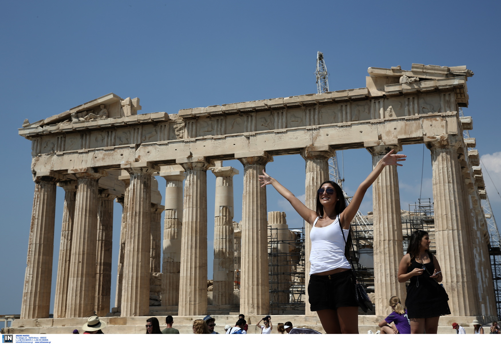 L’ Echo: «Οι τουρίστες στοιχηματίζουν στην Ελλάδα, οι επενδυτές επίσης» – «Τόσο ανθεκτική όσο η Λερναία Ύδρα»