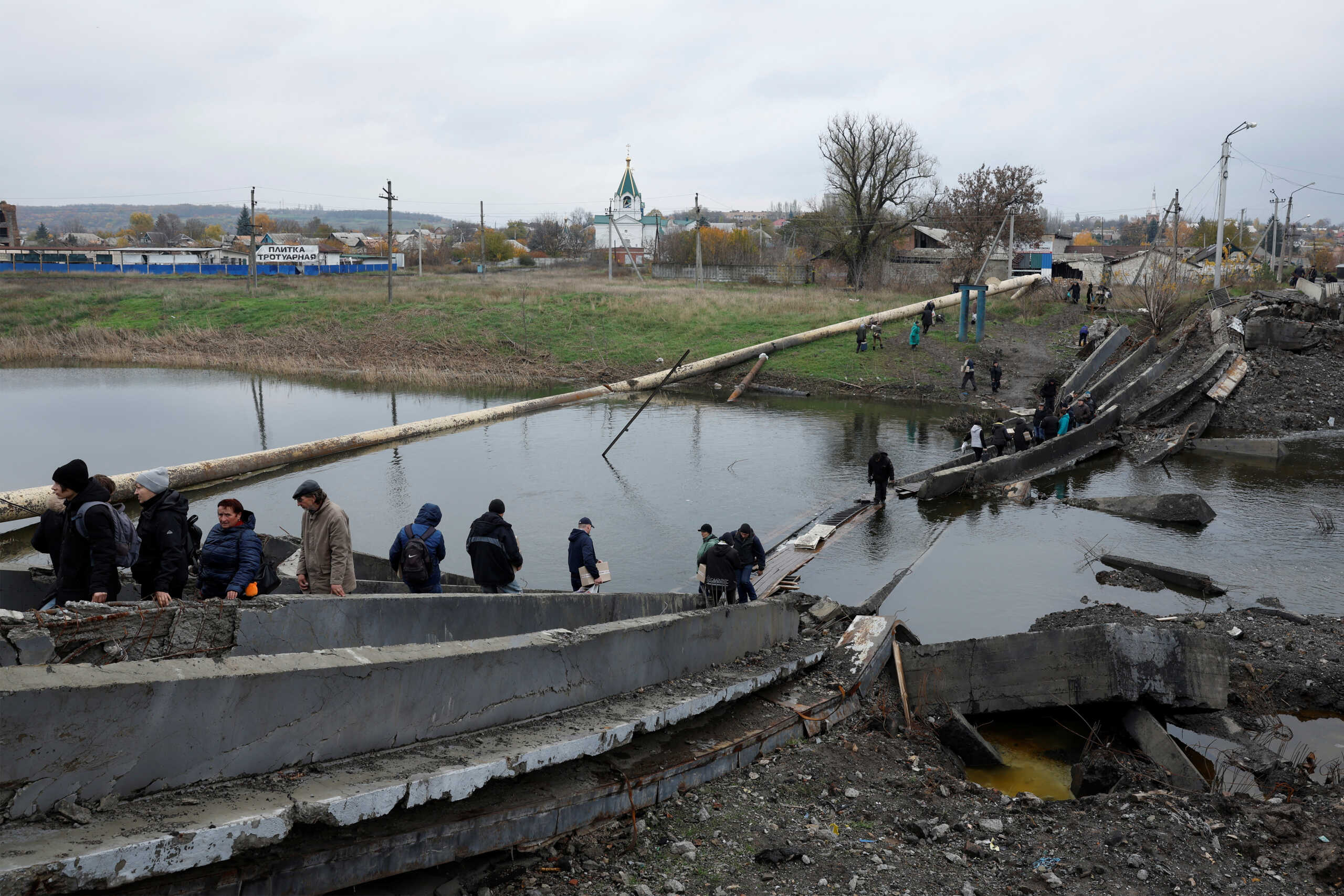 Πόλεμος στην Ουκρανία: Σφυροκόπημα στο Ντονμπάς – Πιθανόν να βγάλουν χειμώνα χωρίς ρεύμα και θέρμανση