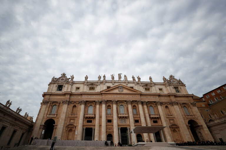 Βατικανό: Έρευνα για σεξουαλική κακοποίηση ανήλικης – Ομολογία «σεισμός» στην Αγία Έδρα
