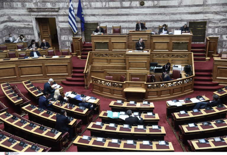 Βουλή: «Πέρασε» το νομοσχέδιο για εμπορευματικό κέντρο στο Θριάσιο Πεδίο – Υπερψηφίστηκε από ΝΔ και ΣΥΡΙΖΑ