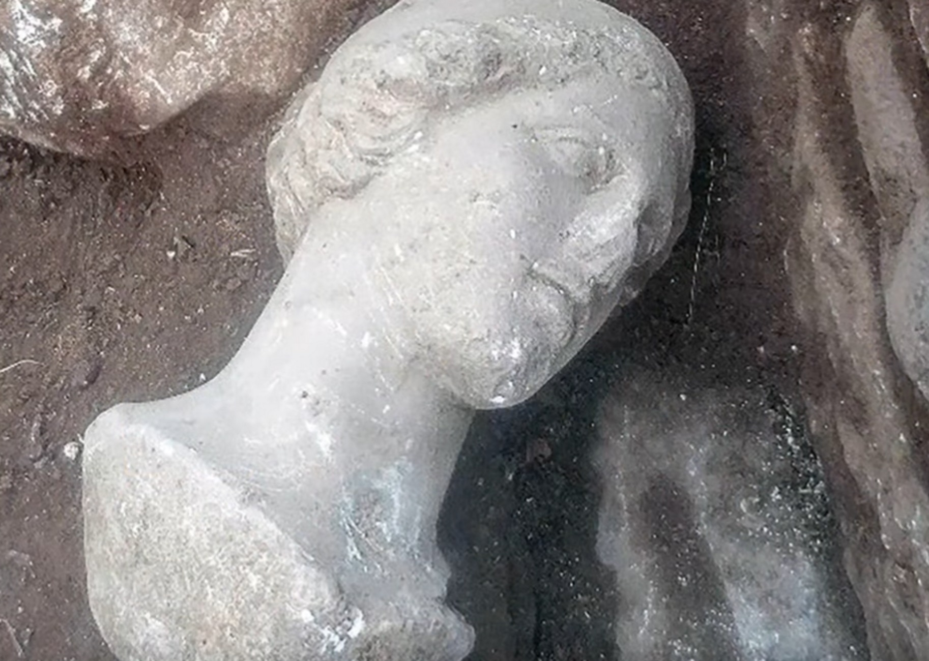 Λέσβος: Στο φως νέοι θησαυροί στην αρχαία Άντισσα – Το μαρμάρινο άγαλμα και η ιστορία που κρύβει