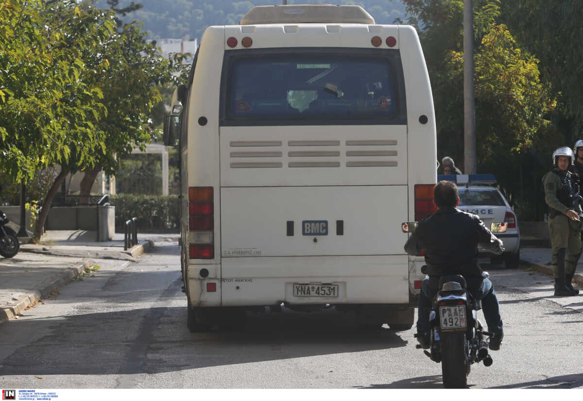 «Καπνός» έγινε 19χρονος μέσα από το βανάκι μεταγωγών – Ξέφυγε μια ανάσα από την Ευελπίδων