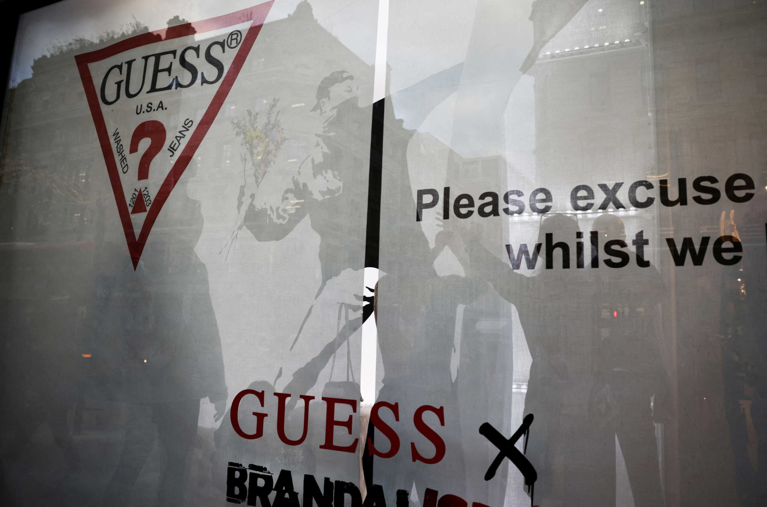 Banksy: Έξαλλος με γνωστό οίκο μόδας – Παρακινεί διαρρήκτες να τον κλέψουν επειδή «του έκαναν το ίδιο»