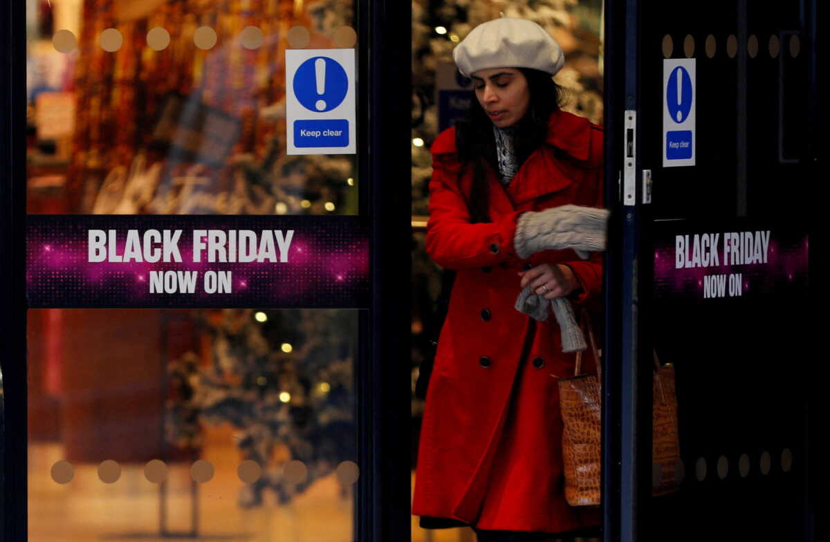 Black Friday: Το κόστος ζωής και το… Μουντιάλ φέρνουν μειωμένες αγορές